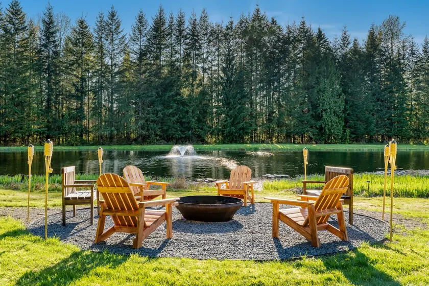 Hidden Lake Guesthouse - Image 1