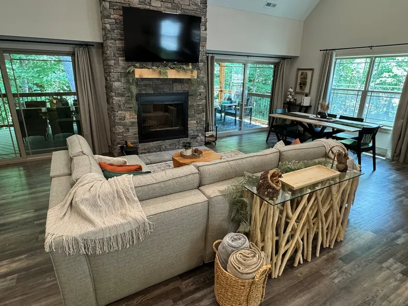 Forest Hill - 3bd/3bth-Private Hot Tub - Image 1