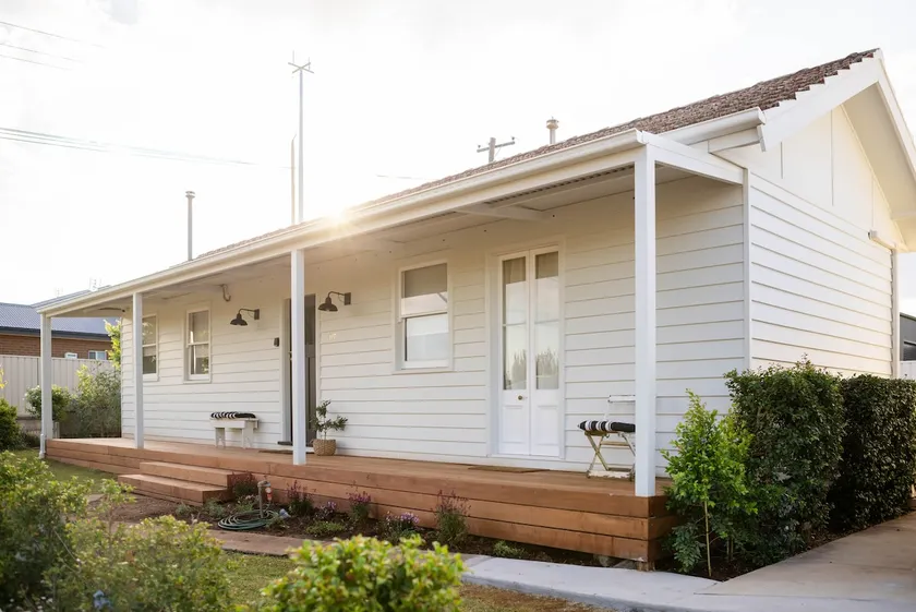 Cottage on Victoria - Image 1