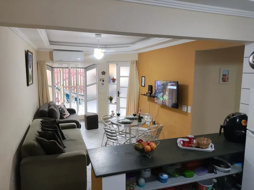 House, one block from the beach. With air conditioning. Fully furnished. - Image 1