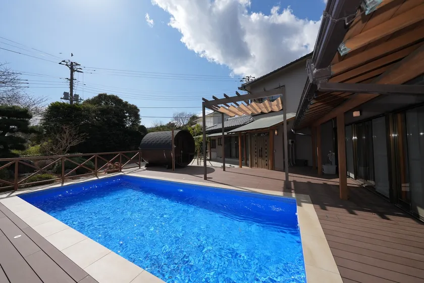 [Renovated] Private Villa with Pool | Sauna | 120-Inch Home Theater | BBQ | Dog Run - Image 1
