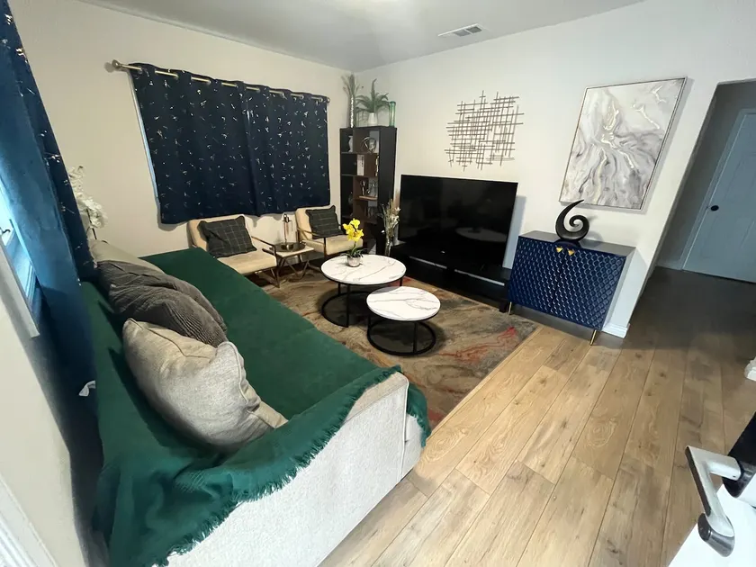 Spacious 2B1B Comfort & Style - Image 1