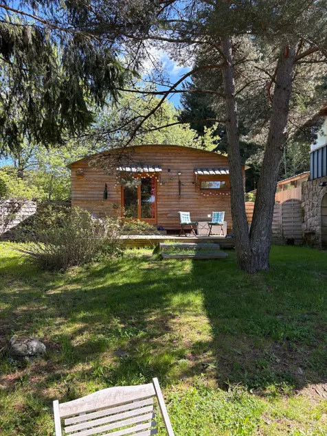 Frog Chalet - Image 1