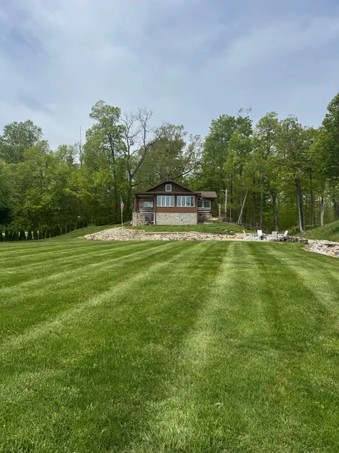Lakeside Cabin - Image 1