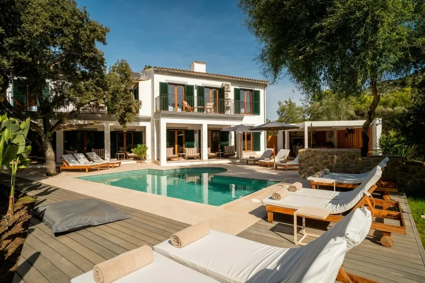 Luxury villa with pool & outdoor kitchen near Alcúdia - Image 1