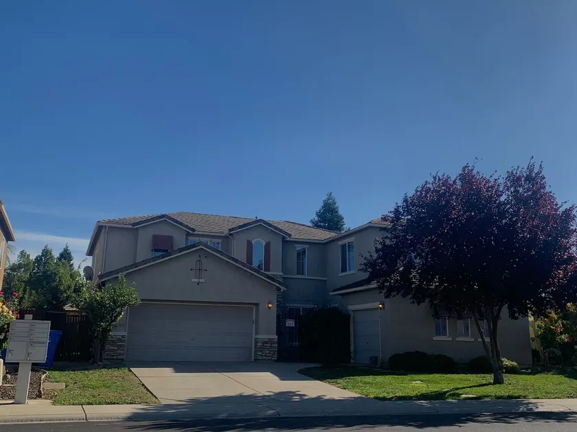 Nice big house elk grove near sky river casino - Image 1