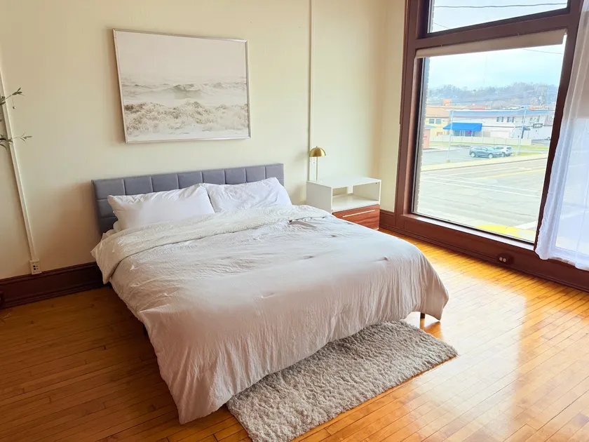 modern downtown loft - Image 1