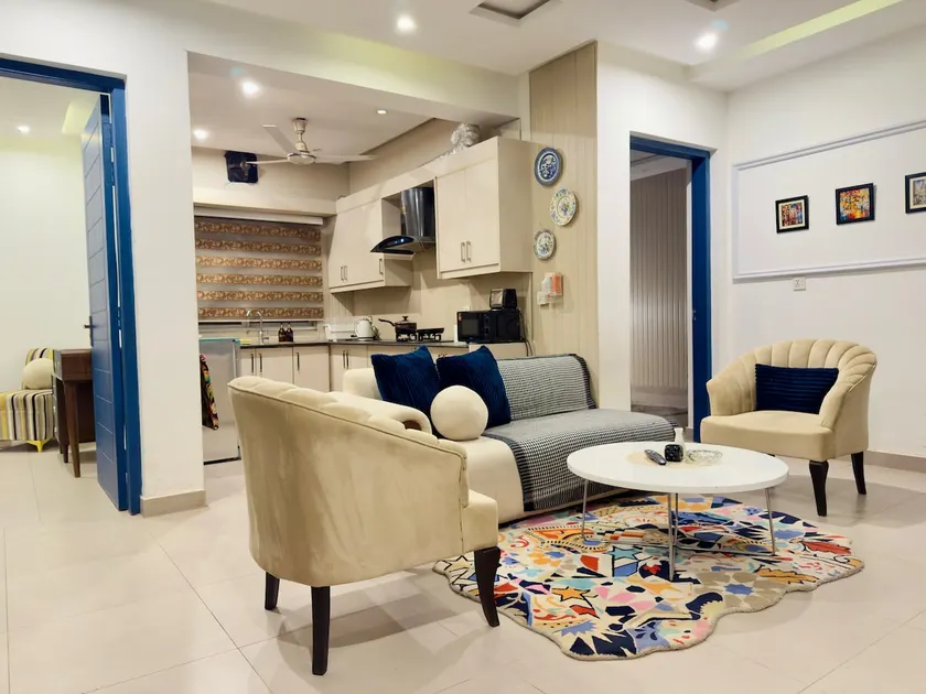 Luxury 2BHK • Pool Table • Smart TV • Scenic View - Image 1