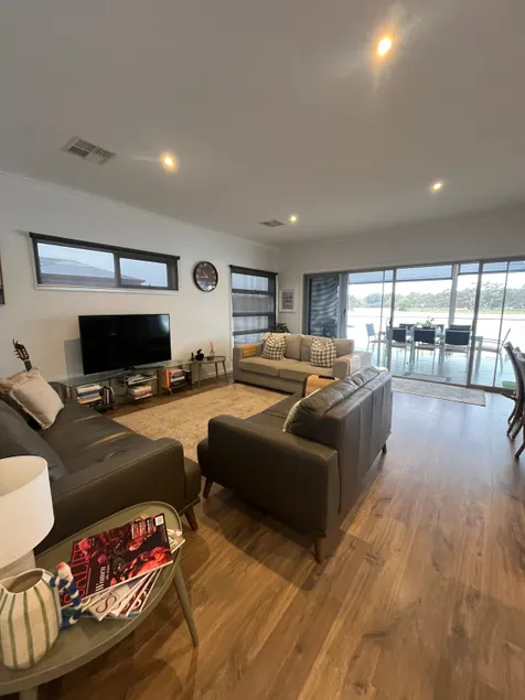 River Breeze Mannum Waters - Image 1