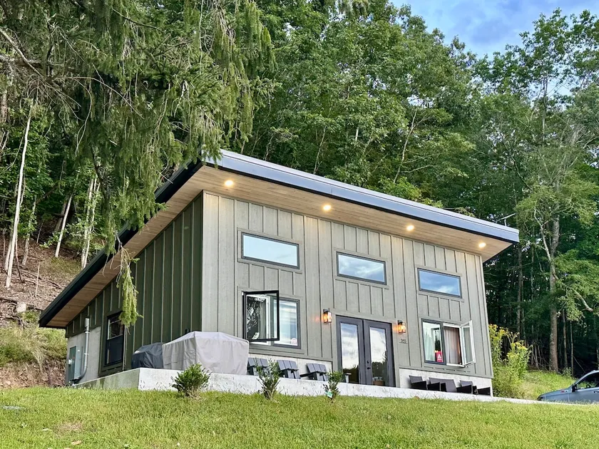 Modern • Private • Monday Lick • GRT Trail side - Image 1