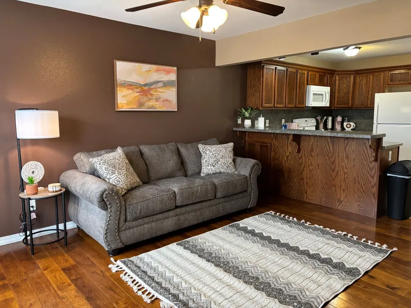 NEW! 2 Bedroom 2 Bath Near Downtown West Plains, Neat and Clean! - Image 1