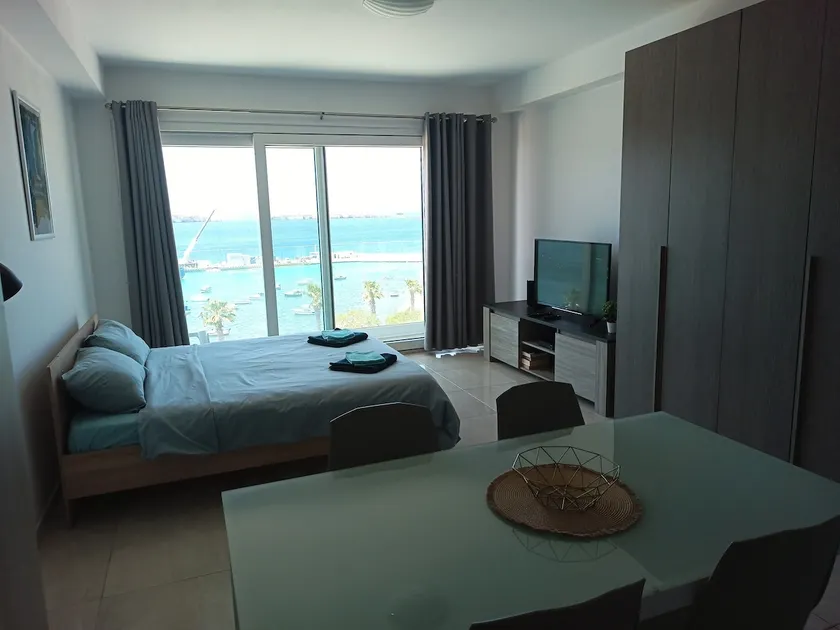Seafront studio apartment San Paul's Bay - Image 1
