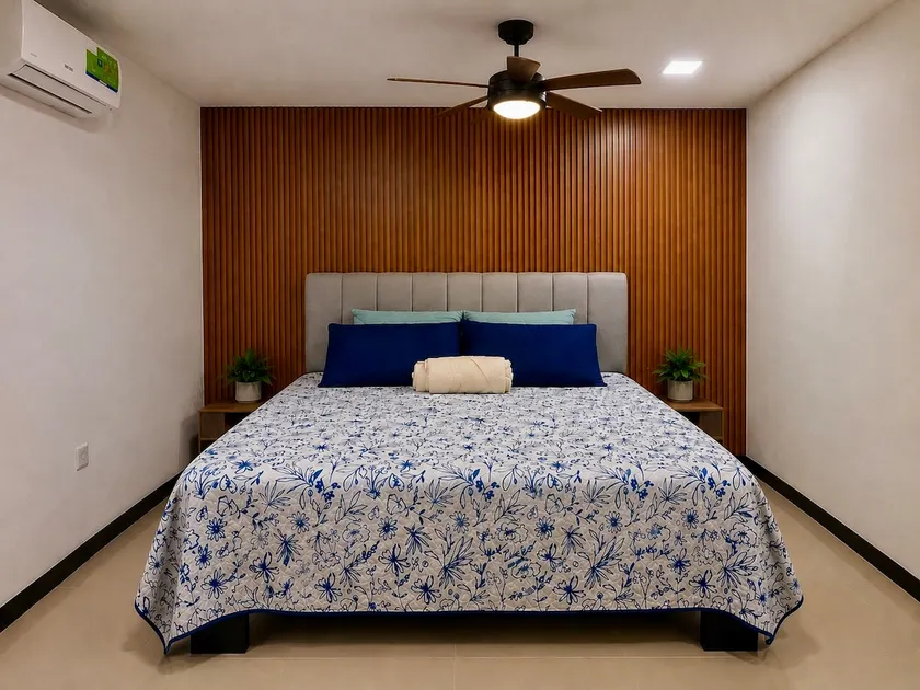 King Bed • Bikes • 15-Min Walk • Playas del Coco - Image 1