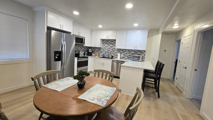 Cozy private home in Rockwood on shared property - Image 1