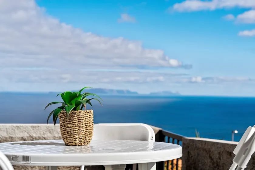 Ocean View Retreat for 4 · Casa da Cristina - Image 1