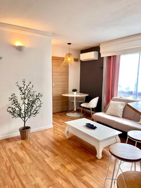 Port de Hyères – Cozy apartment for 4 people - Image 1