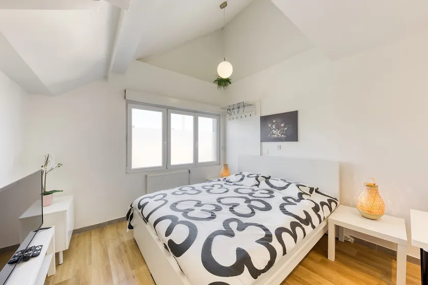 Air-conditioned studio 3 in Bobigny-Drancy with private parking - Image 1