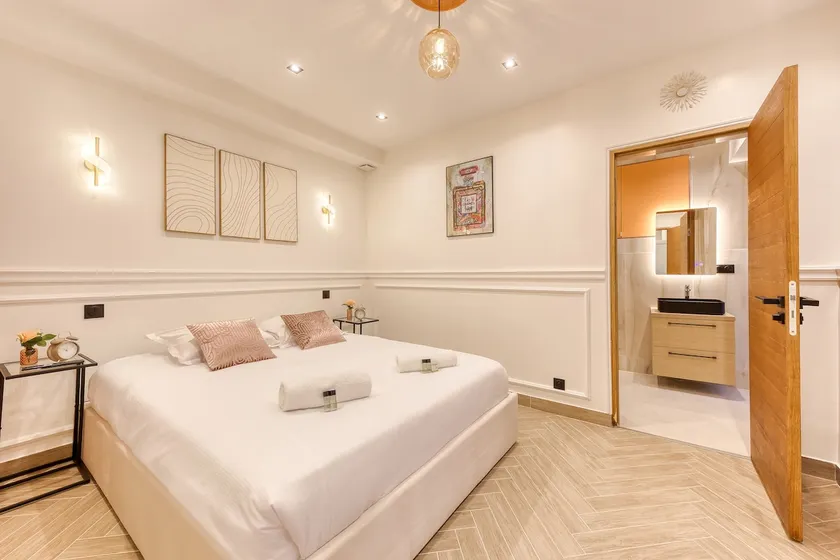 Luxury apartment in St Maurice near Paris - Image 1