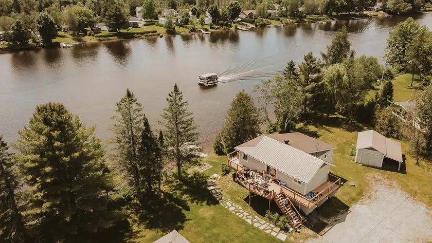 Le Riverain, private dock, hot tub and kayaks - Image 1