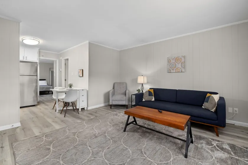 Prime Location! 3 Mins to Duke, Near Food & Fun - Image 1