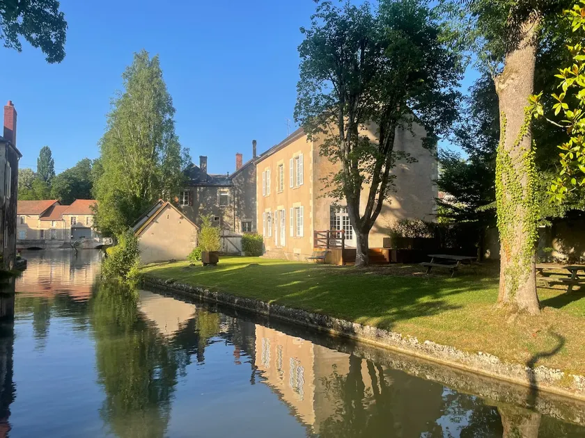 By the river, large house with garden - Image 1