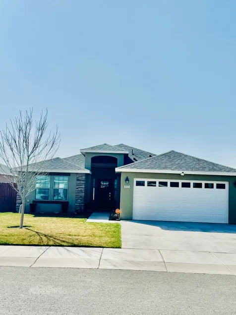 Modern Chíc In The Desert (3 bed, 2 bath, garage) - Image 1
