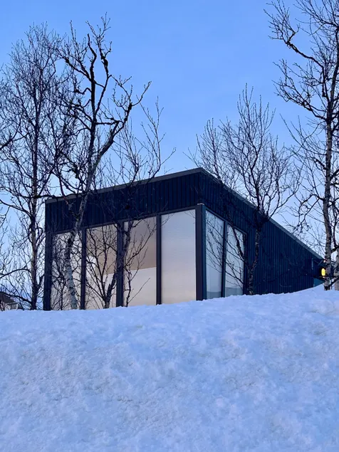 Newly-built small cabin with amazing views - Image 1