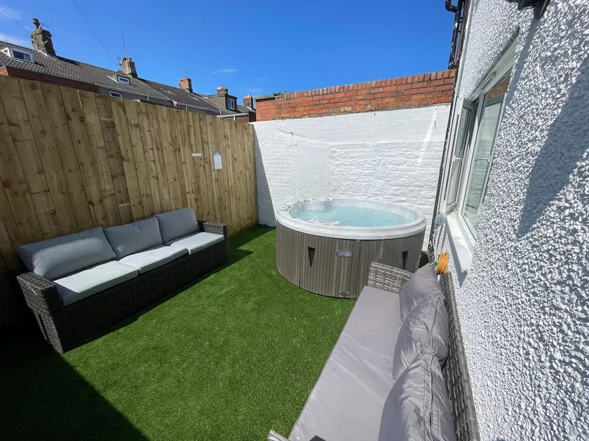Marine Cottage 2 - With Private Hot Tub - Image 1