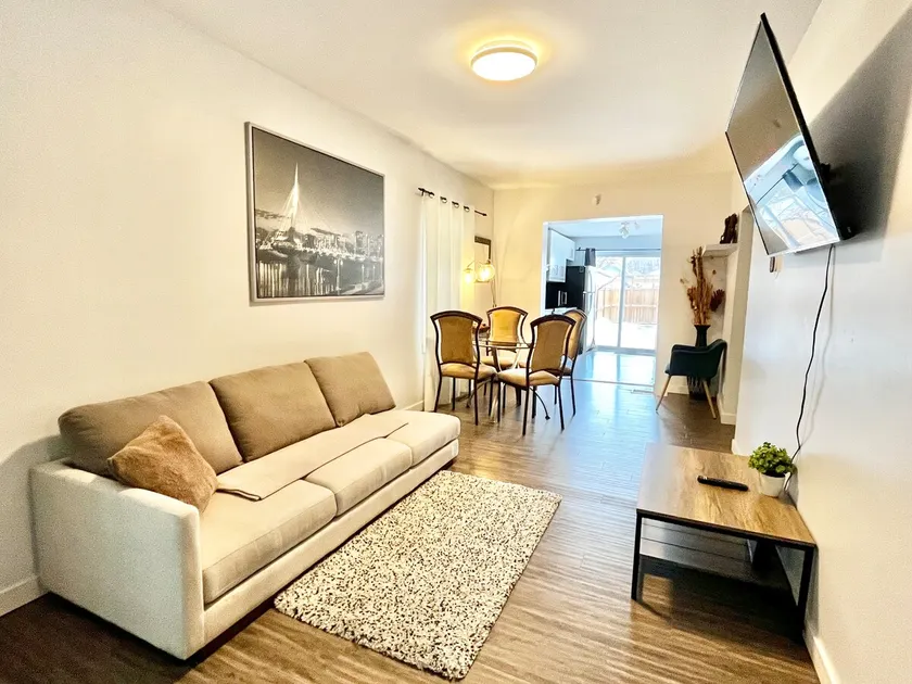 Peg City Urban Retreat/3 BR/Entire Home/Free PKG - Image 1