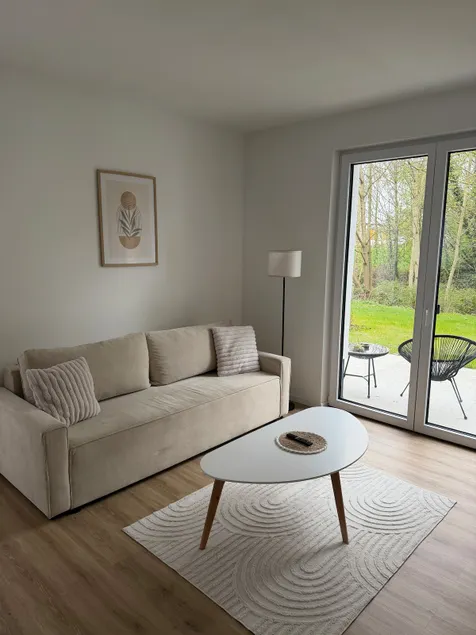 New apartment with terrace & parking - Image 1