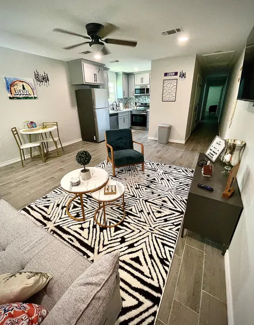 *Cozy Home near Downtown/Hospital* - Image 1