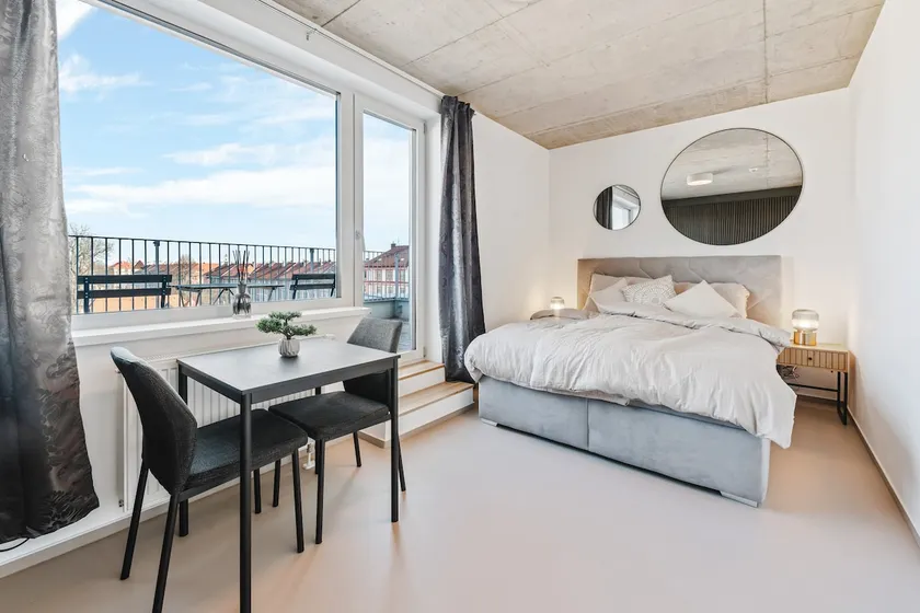 Business Apartment with Terrace, 605 - Image 1