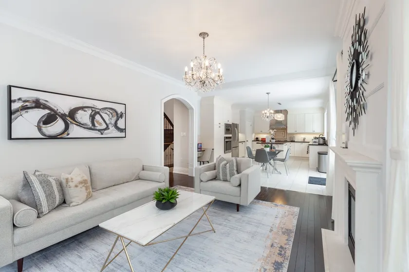 Luxury 5 Bedroom Home, free parking, private gym - Image 1