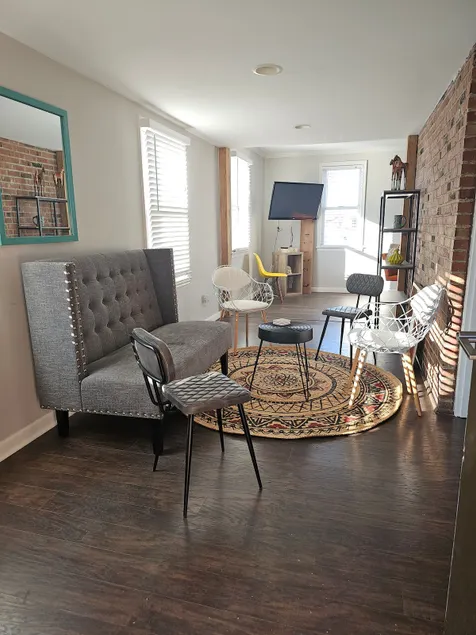 Cute Place | Downtown Mission - Image 1