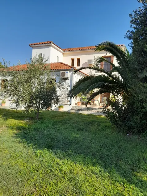 Pleasant villa with plenty of space by the sea - Image 1
