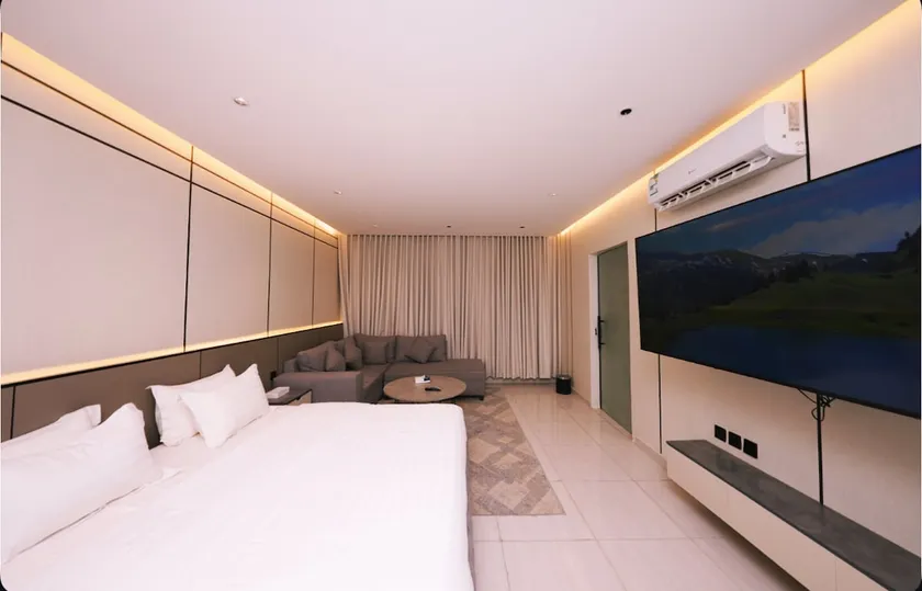 Upscale Studio in Al Hamra - Self Check-in - 6 - Image 1