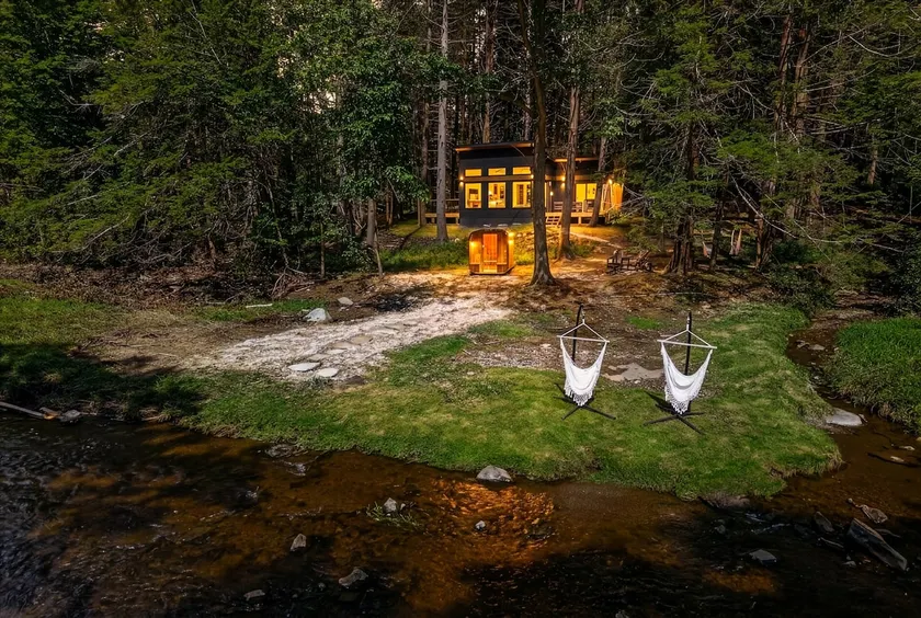Riverfront Sauna! Hot Tub! Luxury Romantic Retreat - Image 1