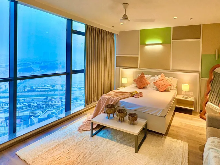 Comfort Studio | Bright, Neat & Well-Connected - Image 1