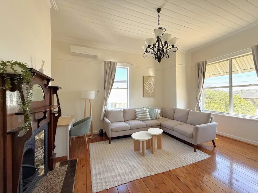 Currawong Corner Cottage - Image 1