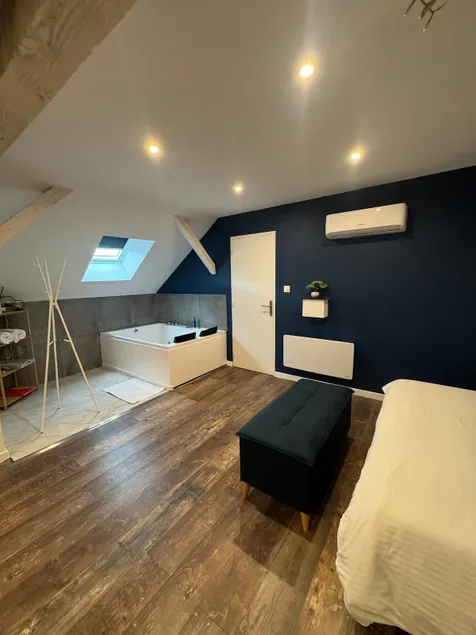 3-bedroom apartment • Jacuzzi • Near Luxembourg - Image 1