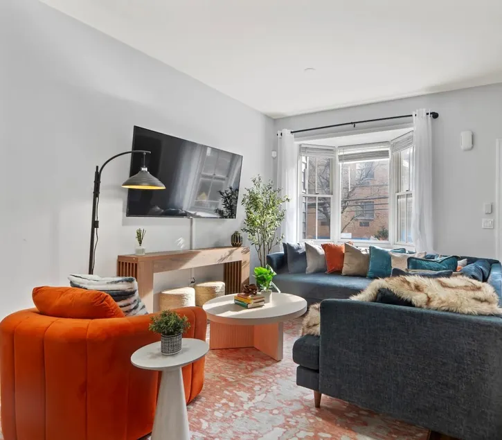 3Bd 3FullBath|Mins to Manhattan |City Gem - Image 1