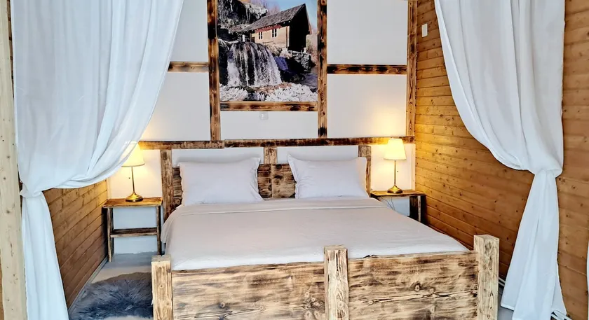 Etno wooden room - Image 1