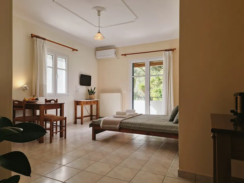 Peaceful Studio w/ Balcony | 2pax - Image 1