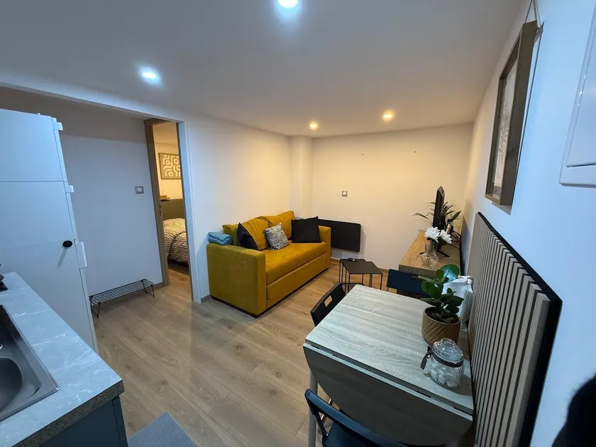 Apartment 5 min from the center /train station/exhibition park - Image 1