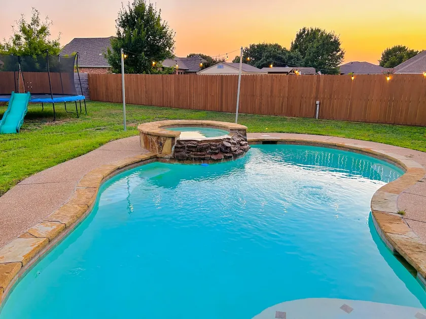 Modern Home w/Pool. Pet-Friendly - Image 1