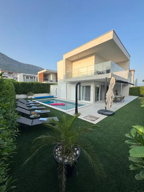 Villa Leah - Image 1
