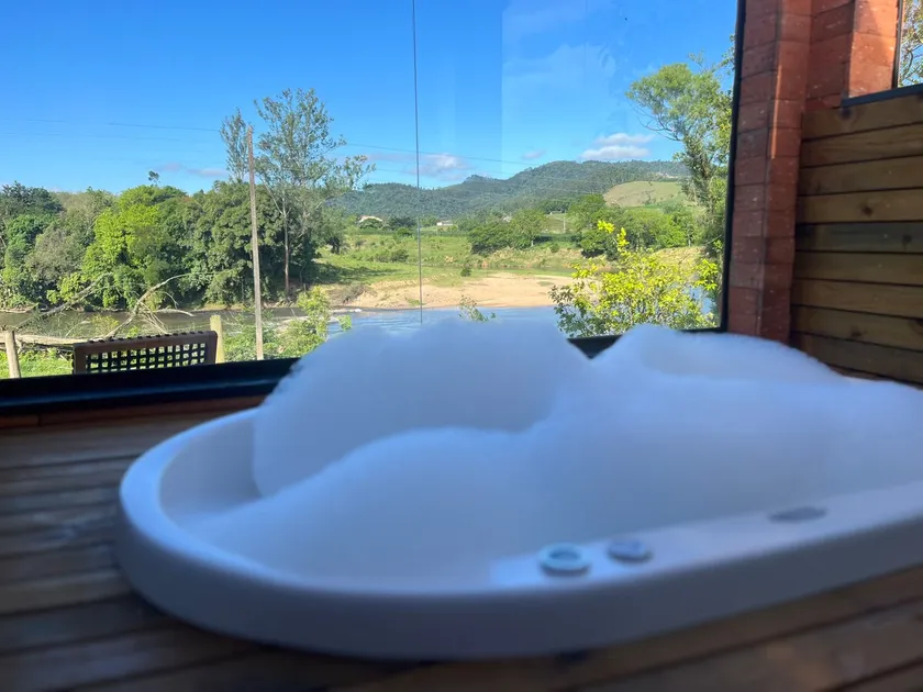 High-end cabin, hot tub and river view - Image 1
