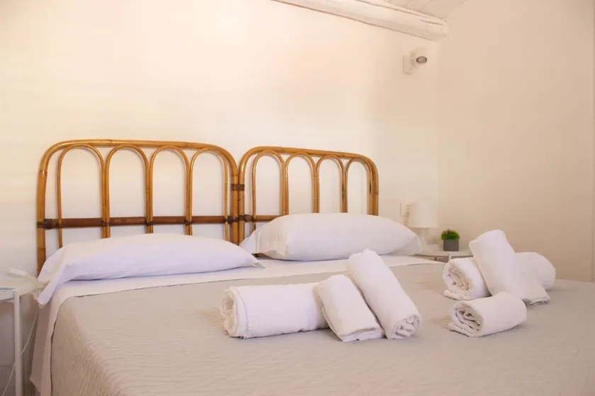Lovely double bedroom - Image 1