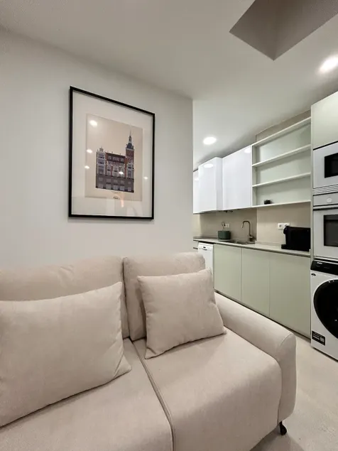 AeroSuites103 Madrid Accommodation - Image 1
