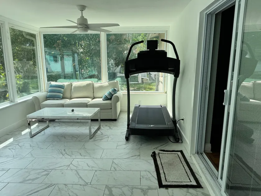 Tropical one bedroom apartment with king size bed - Image 1